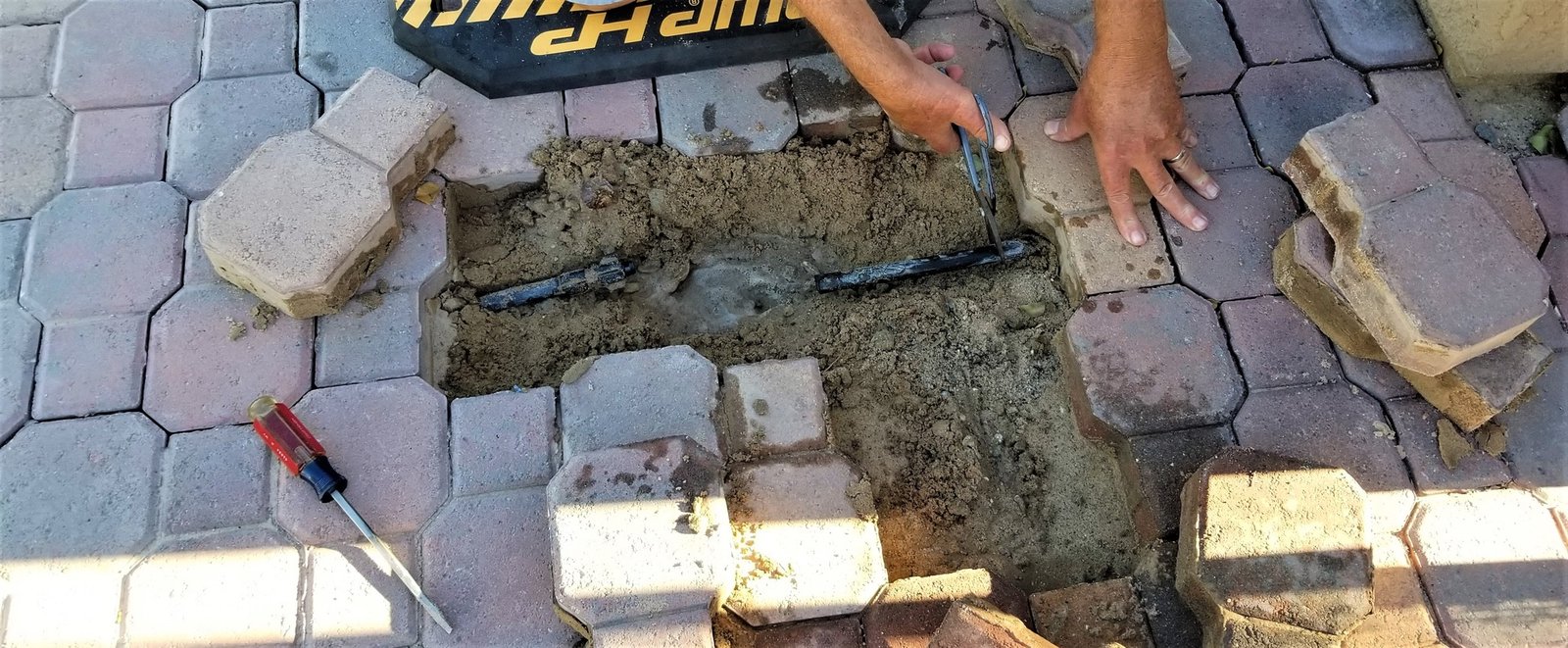 masonry laying bricks